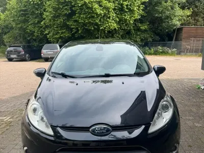 Gebraucht Ford Fiesta 82 PS (60 kW) 2011 Schwarz Kleinwagen