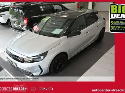 Gebraucht Opel Corsa 101 PS (74 kW) 2025 Silber m. / dach schwarz Kleinwagen