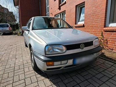 Gebraucht VW Golf III 75 PS (55 kW) 1994 Silber Limousine