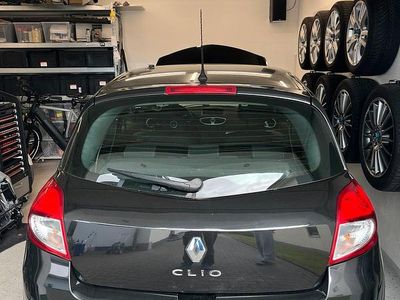 Usata Renault Clio II 75 CV (55 kW) 2011 Nero Utilitaria