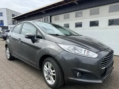 Gebraucht Ford Fiesta Titanium 95 PS (69 kW) 2016 Magneticgrau (metallic) Kleinwagen
