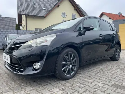 Gebraucht Toyota Verso Executive 177 PS (130 kW) 2013 Schwarz Van / Kleinbus