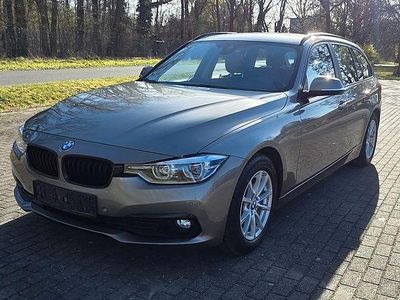 Gebraucht BMW 320 Advantage 163 PS (119 kW) 2015 Silber Kombi