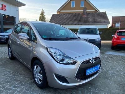 Grau Gebraucht 2016 Hyundai ix20 Classic Kleinwagen | 7.990 €
