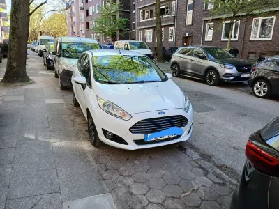 Gebraucht Ford Fiesta Celebration 75 PS (55 kW) 2017 Weiß Kleinwagen