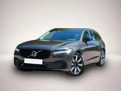 Gebraucht Volvo V90 Plus 455 PS (334 kW) 2025 Manufacturer Kombi