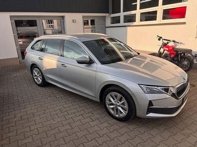 Gebraucht Skoda Octavia Selection 150 PS (110 kW) 2025 Silber Kombi