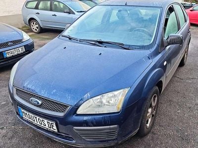 Blau Gebraucht 2006 Ford Focus Limousine | 2.989 € (Etwas zu teuer)