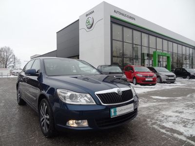 Gebraucht Skoda Octavia Family 122 PS (89 kW) 2012 Blau metallic Limousine