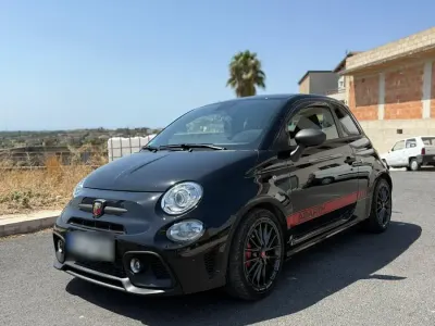 Gebraucht Abarth 695 180 PS (132 kW) 2023 Schwarz Kleinwagen