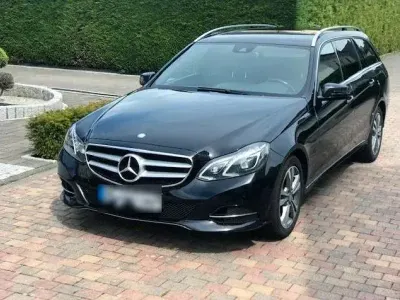 Gebraucht Mercedes E220 Avantgarde 170 PS (125 kW) 2013 Schwarz Kombi