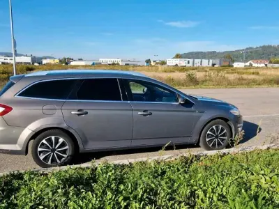 Gebraucht Ford Mondeo 163 PS (119 kW) 2011 Silber Kombi