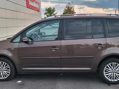 Gebraucht VW Touran Cup 105 PS (77 kW) 2014 Braun Van / Kleinbus