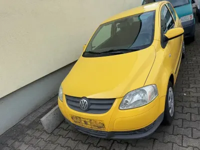 Używany VW Fox 54 KM (39 kW) 2007 Żółty Hatchback