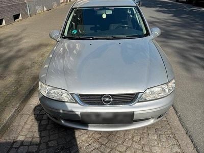 Gebraucht Opel Vectra 101 PS (74 kW) 2001 Grau Kleinwagen