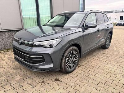 Metalliclackierung nightshadeblue Neu 2025 VW Tiguan Life SUV | 38.184 €