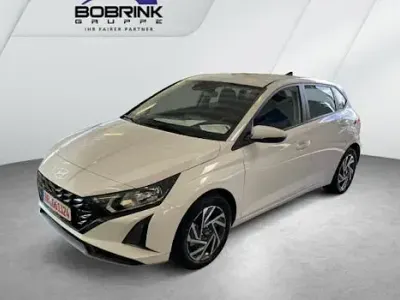 Gebraucht Hyundai i20 Trend 100 PS (73 kW) 2026 Weiß Kleinwagen