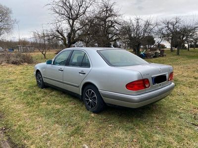 gebraucht Mercedes E200 