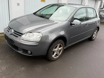 Gebraucht VW Golf V 102 PS (75 kW) 2005 Silber Kleinwagen