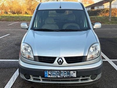 Silber Gebraucht 2006 Renault Kangoo Privilege Van / Kleinbus | 2.250 € (Etwas zu teuer)