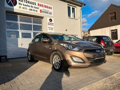 Braun Gebraucht 2013 Hyundai i30 Classic Limousine | 5.500 € (Fairer Preis)