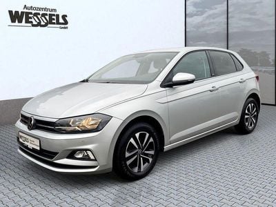 Usata VW Polo Active 110 CV (80 kW) 2021 Argento Berlina