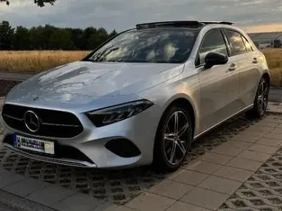 Gebraucht Mercedes A180 Night 136 PS (100 kW) 2024 Silber Limousine