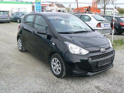 Gebraucht Hyundai i10 Classic 67 PS (49 kW) 2017 Schwarz Kleinwagen
