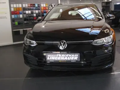 Gebraucht VW Golf VIII Life 131 PS (96 kW) 2023 Schwarz Kombi