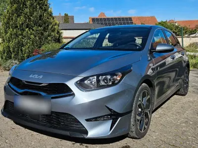 Gebraucht Kia Ceed Vision 160 PS (117 kW) 2023 Silber Kleinwagen