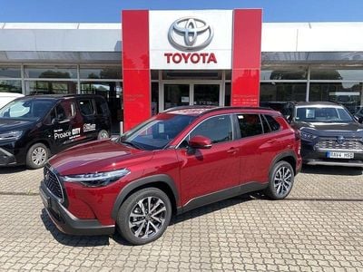 Tokiorot perleffekt Gebraucht 2024 Toyota Corolla Cross Basis SUV | 38.440 € (Fairer Preis)