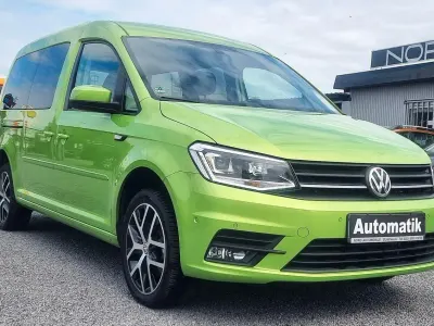 Gebraucht VW Caddy Maxi Trendline 125 PS (91 kW) 2019 Grün Van / Kleinbus
