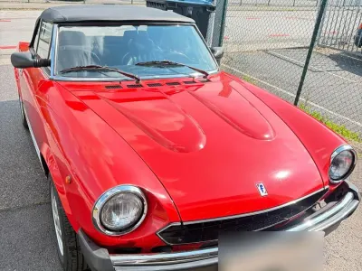 Gebraucht Fiat 124 Spider 76 PS (55 kW) 1986 Rot Cabrio