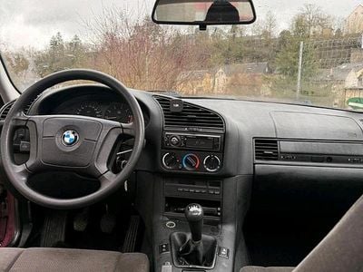 Second-hand BMW 316 104 CP (76 kW) 1996 Roșu Berlinǎ