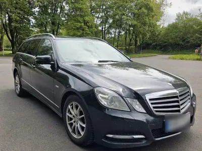 Gebraucht Mercedes E250 Avantgarde 204 PS (150 kW) 2011 Schwarz Kombi