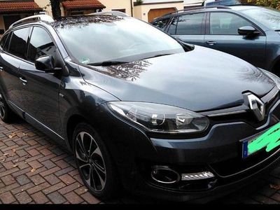 Grau Gebraucht 2016 Renault Mégane III Bose Edition Limousine | 8.200 € (Etwas zu teuer)