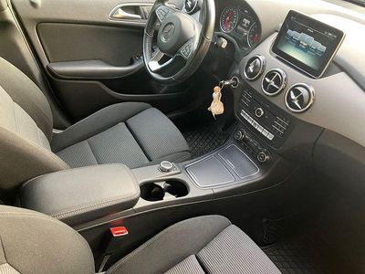 Mercedes B220