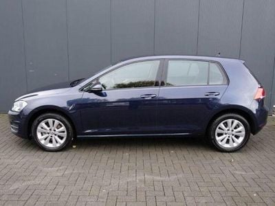 Second-hand VW Golf VII Trendline 110 CP (80 kW) 2016 Albastru Berlinǎ