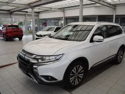 Gebraucht Mitsubishi Outlander Active 150 PS (110 kW) 2019 Weiß SUV
