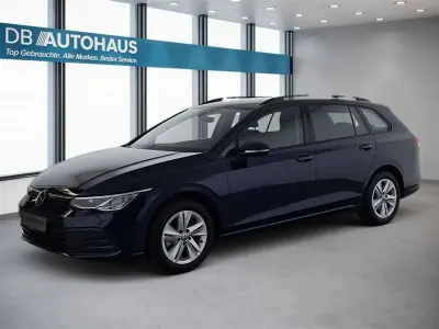Gebraucht VW Golf VIII Life 110 PS (80 kW) 2024 Blau Kombi