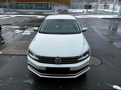 Weiß Gebraucht 2018 VW Jetta Limousine | 10.450 €