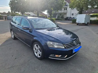Gebraucht VW Passat Comfortline 140 PS (102 kW) 2013 Blau Kombi
