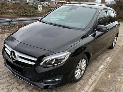 Gebraucht Mercedes B200 136 PS (100 kW) 2018 Schwarz Van / Kleinbus