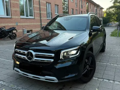 Gebraucht Mercedes GLB200 AMG line 150 PS (110 kW) 2021 Schwarz SUV