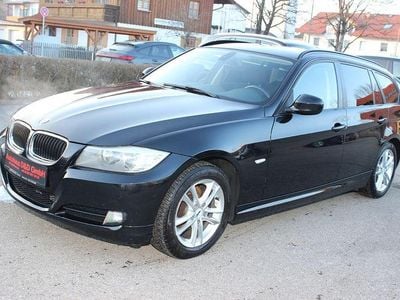 Schwarz Gebraucht 2012 BMW 320 Sport Line Kombi | 8.900 € (Fairer Preis)