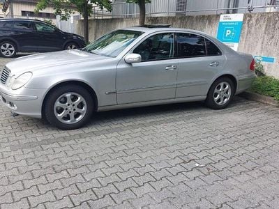 Mercedes E320