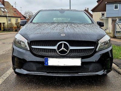 Usata Mercedes A180 109 CV (80 kW) 2017 Nero Berlina