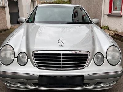 Mercedes E240