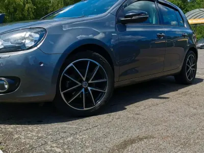 Gebraucht VW Golf VII 105 PS (77 kW) 2012 Grau Limousine