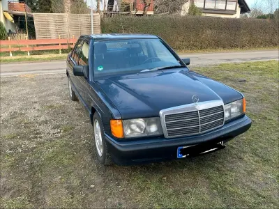 Gebraucht Mercedes 190 118 PS (86 kW) 1988 Blau Limousine